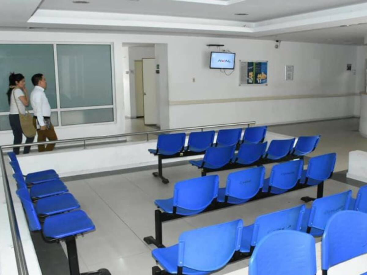 Autoridades de salud verifican atención a pacientes de Clínica Esimed