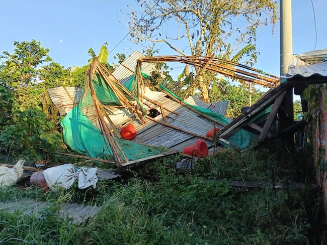 Vivienda afectada por un vendaval en Marquetalia, Caldas. Foto: Facebook Bomberos Marquetalia.