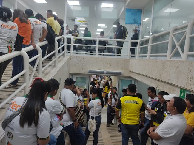 Tras protesta, les pagarán retroactivos a maestros de Barrancabermeja