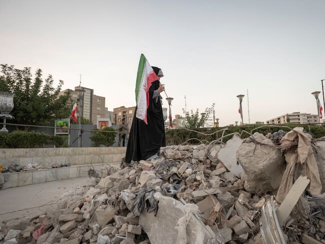 Calles de Teherán, Irán, tras ataques en medio del conflicto con Israel. Foto: Morteza Nikoubazl/NurPhoto via Getty Images