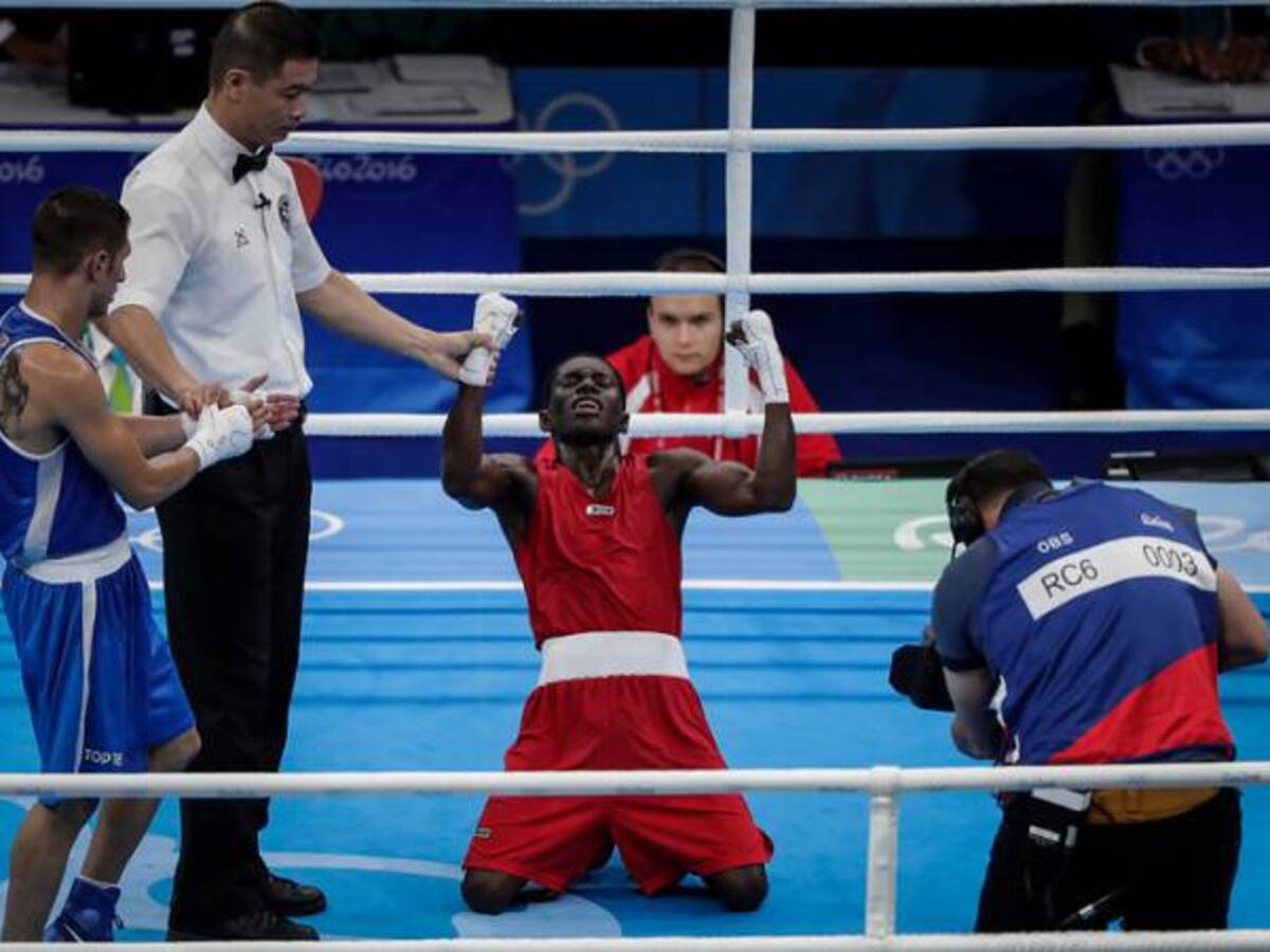 Yuberjen Martínez clasifica a la semifinal y asegura medalla para Colombia