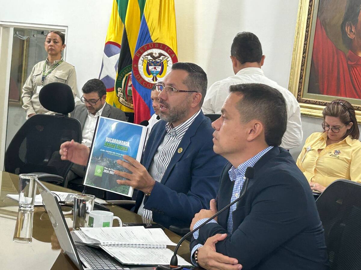 Alcalde radicó Plan de Desarrollo de Bucaramanga