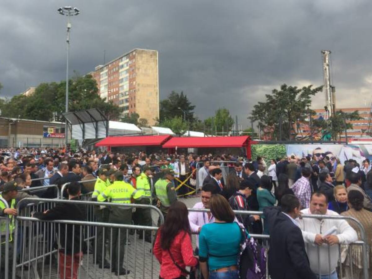 Con problemas logísticos avanza convención de conservadores en Bogotá