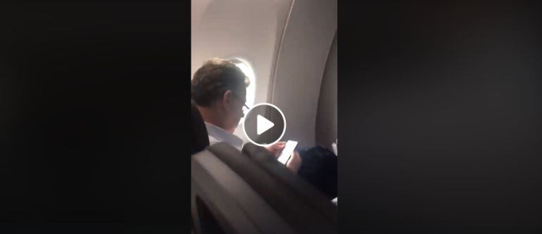 Así reaccionó el ex presidente Santos tras ser insultado por una mujer