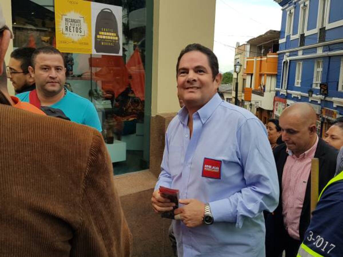 Reunión entre Uribe Vélez y Vargas Lleras en Manizales fue sólo un cafecito