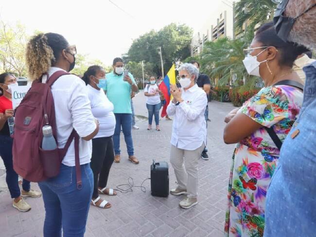 Tras una reunión con padres de familia, la Secretaria de Educación se comprometió a recorrer las sedes del colegio para resolver los inconvenientes