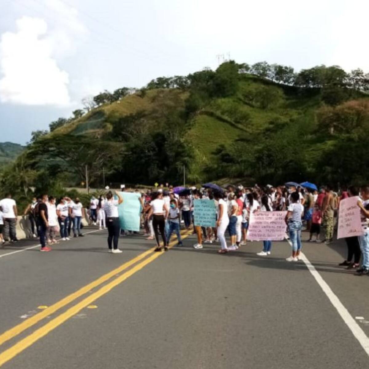 Familiares de los mineros fallecidos reclaman la entrega de sus cuerpos