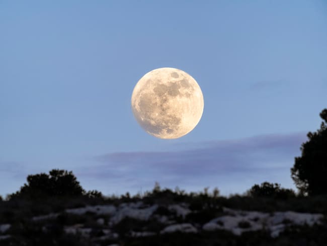 Luna llena 28 de octubre de 2023. Foto vía Getty images