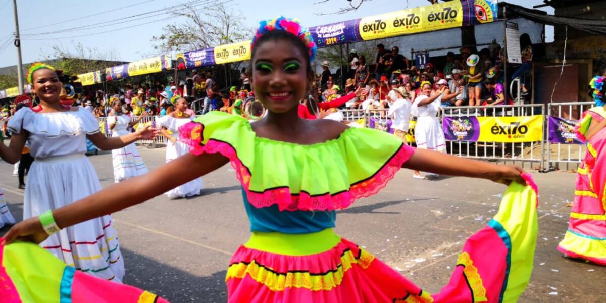 Los jóvenes también animan la fiesta  