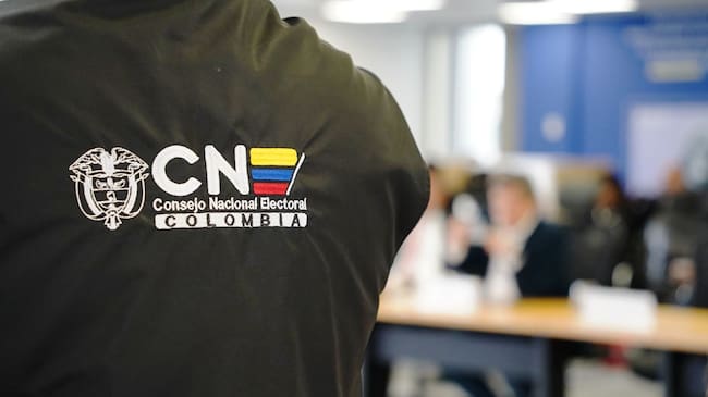 BOGOTÁ (Colprensa). Con éxito se cumplió este lunes por parte del Consejo Nacional Electoral del simulacro nacional de la Plataforma Única de Postulación y Acreditación de Actores Electorales (testigos y auditores) para elecciones presidenciales de la primera y segunda vuelta si se llega a dar(CNE-COLPRENSA).
