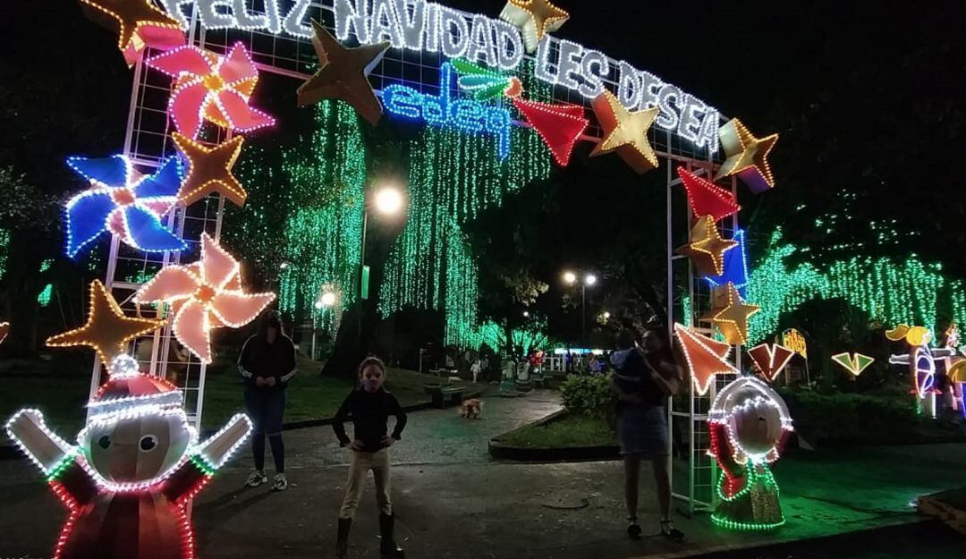 Alumbrado navideño en Armenia 
