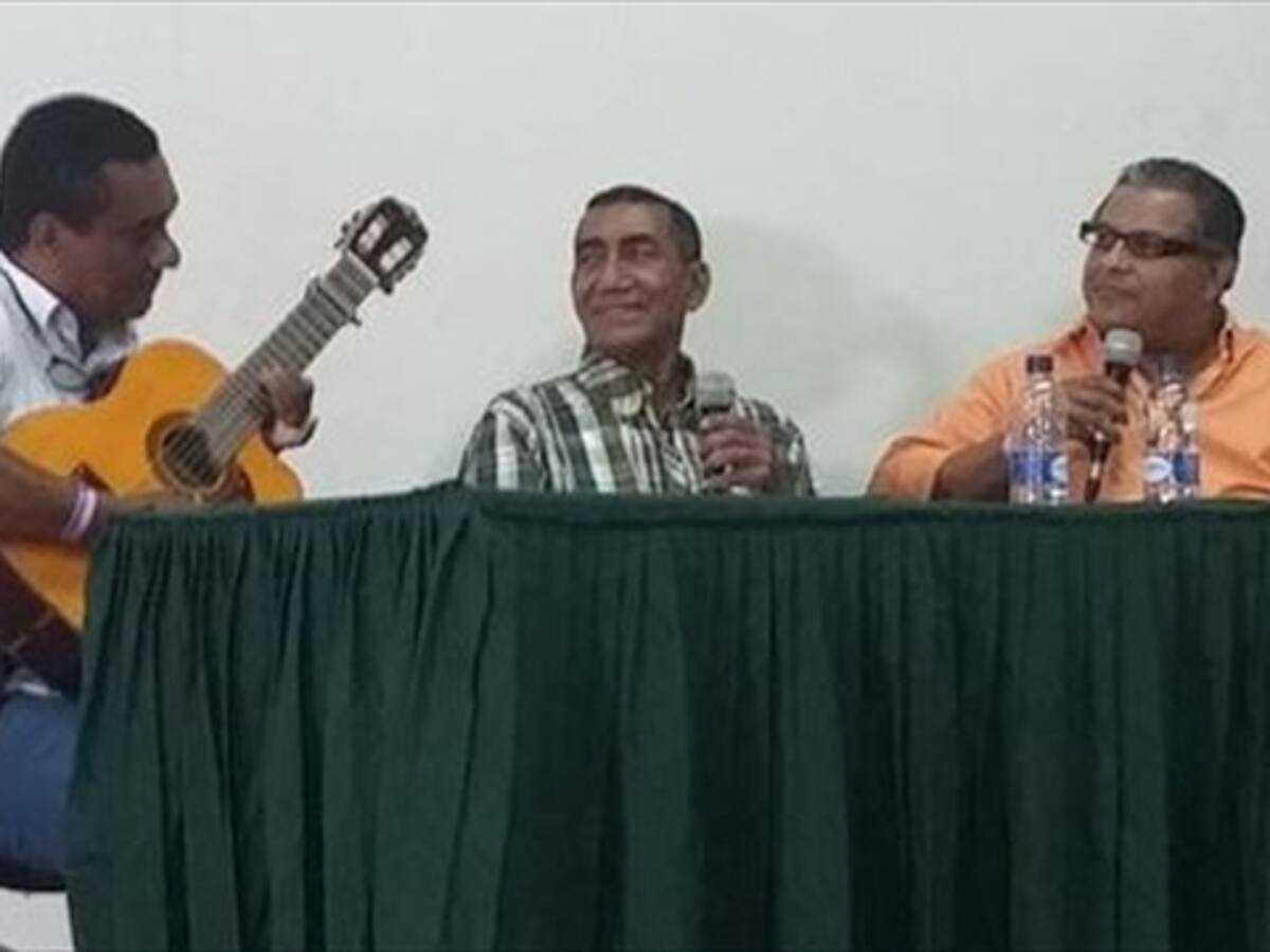 En vez de saludos vallenatos, CNE debe ocuparse de los avales: Oscar Montes