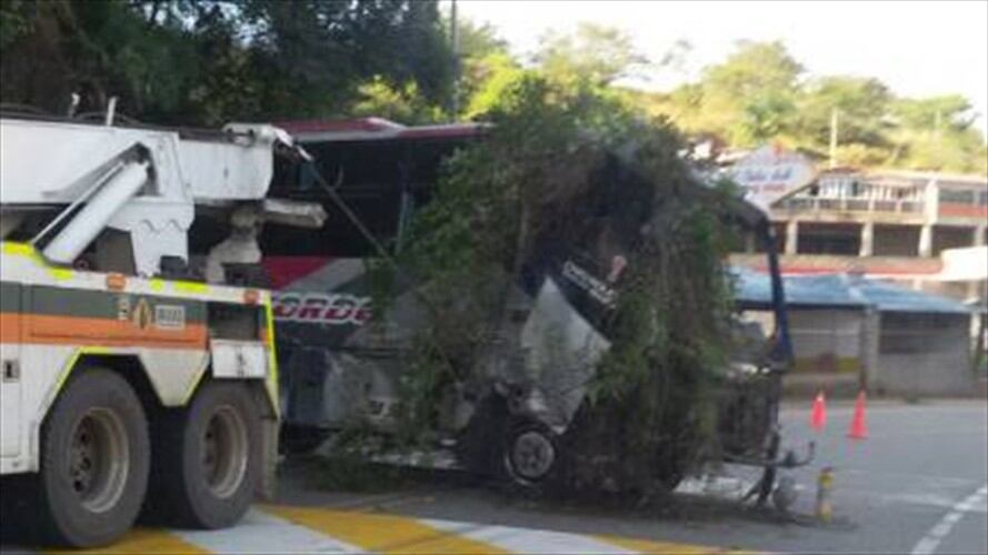 El bus cubría la ruta Bogotá-Yopal.. Foto: Cortesía/ Cesar González.