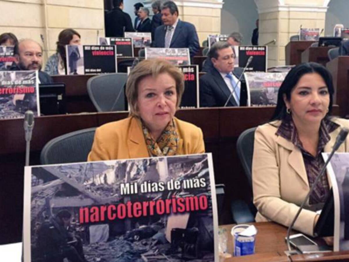 Es el M-19 el que debe pedirle perdón al país: esposa de coronel (r) Plazas