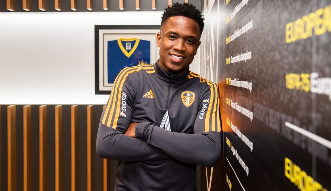 Luis Sinisterra en su presentación como nuevo jugador del Leeds United.