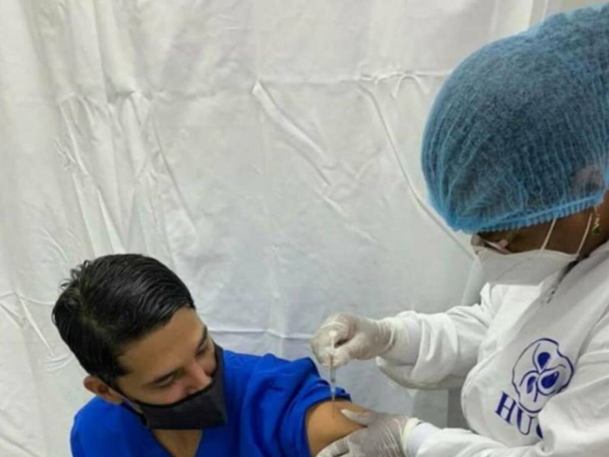 Hospital Universitario del Caribe avanza en proceso de vacunación COVID-19