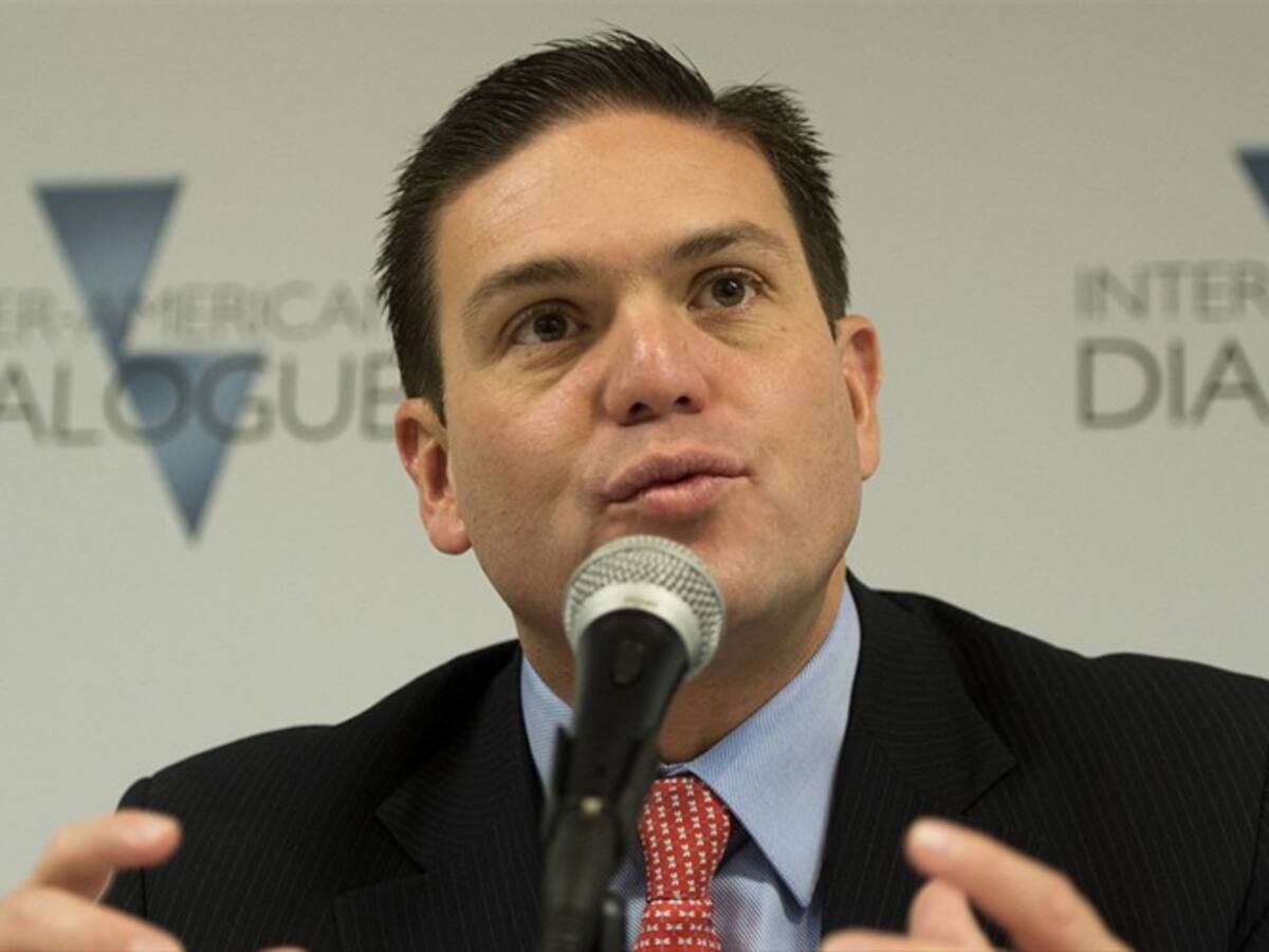 Acuerdo de paz se pudo hacer mejor pero hay obligación de cumplirlo: Pinzón