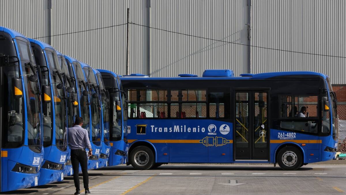 Concesionarios del transporte público en contra de Claudia López por la evasión de pasaje