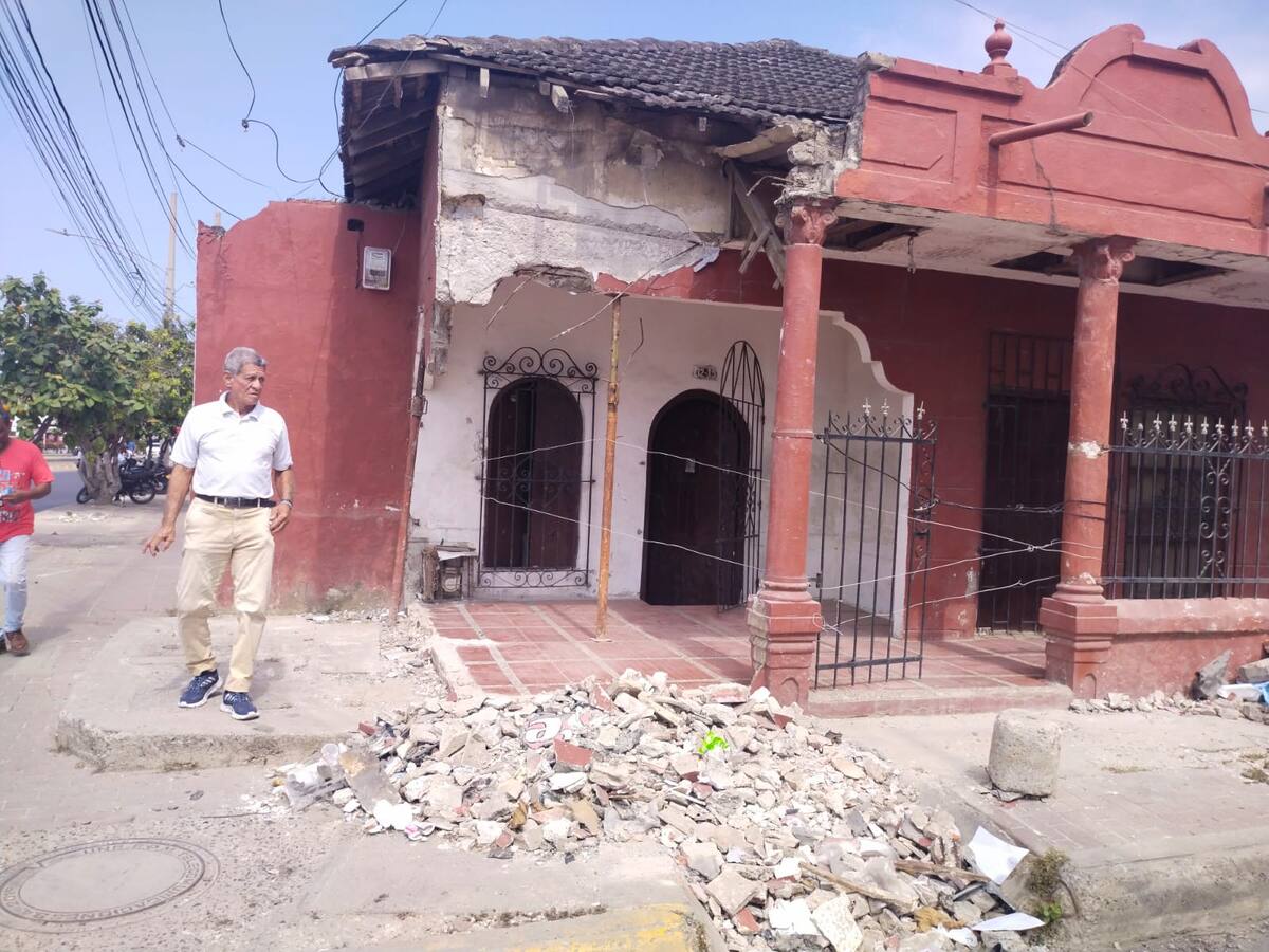 “La buseta quedó a solo dos metros de mí”: habitante de casa afectada en El Toril