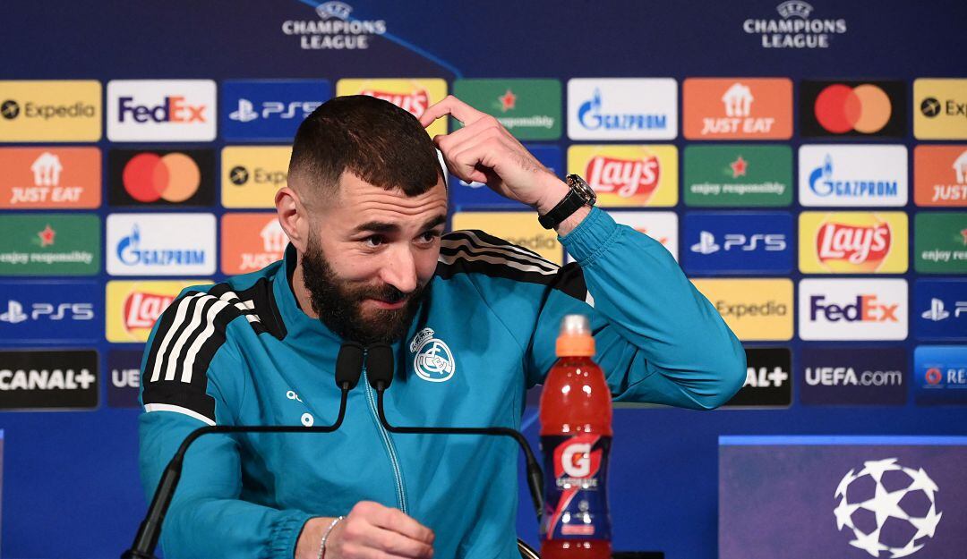 Karim Benzema atendió al rueda de prensa este lunes desde París.