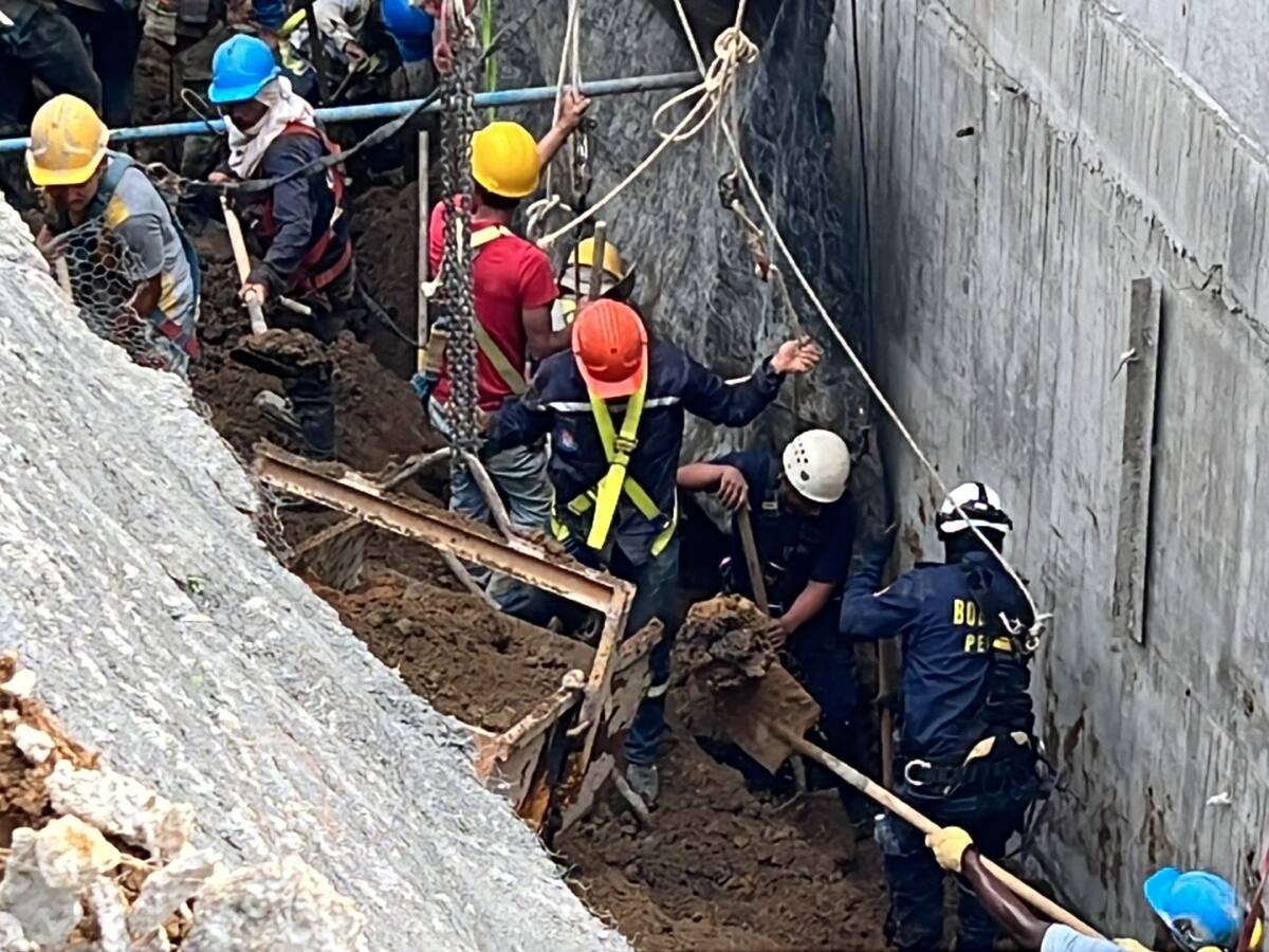 Tres obreros murieron atrapados por un derrumbe en una obra en Pereira