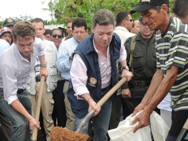 Gobierno tendrá facultades para evacuar zonas de alto riesgo: Santos