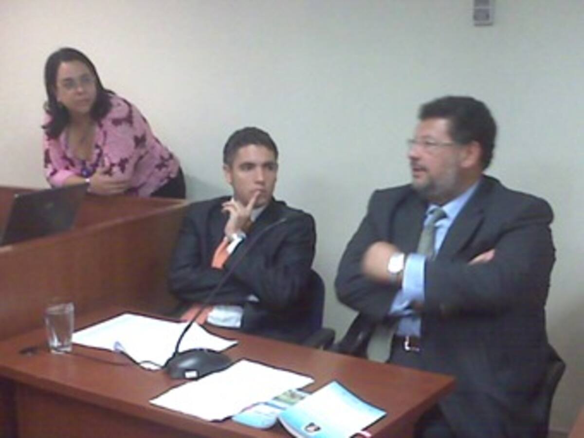 Procuraduría destituye a gobernador del Valle y lo inhabilita por 10 años