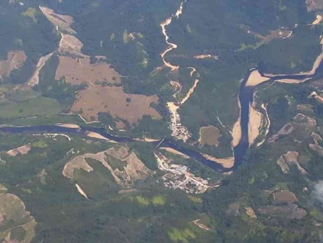 Río Catatumbo afectado por derrame de crudo. 