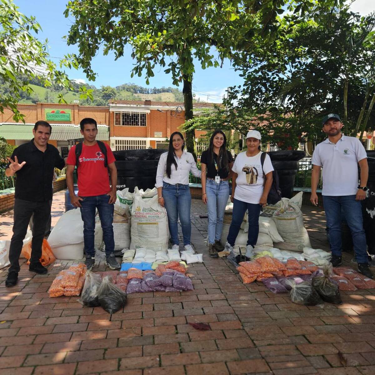 Corpoboyacá entregó 1.300 kits de cosecha de agua lluvia en zonas rurales