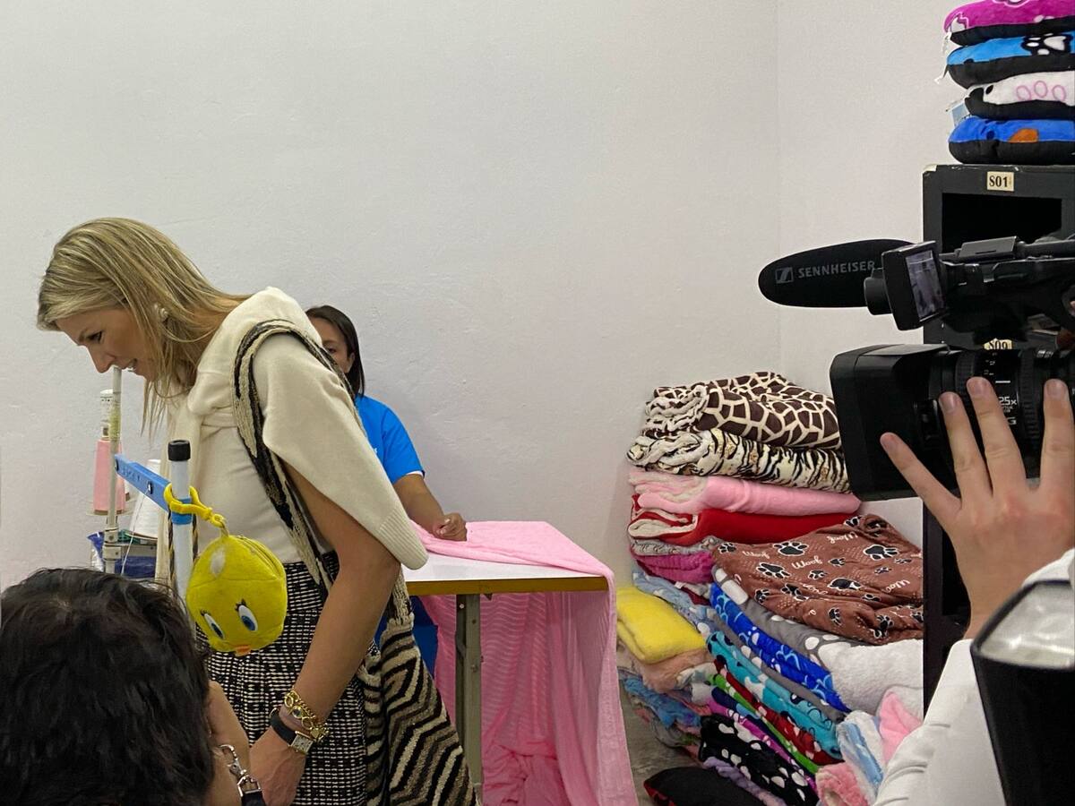 La Reina Máxima de Países Bajos visitó una microempresa en el barrio San Diego, Medellín