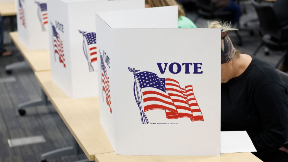 Trump denuncia vulnerabilidades del sistema electoral de EE.UU. y acusa a China de robo de datos