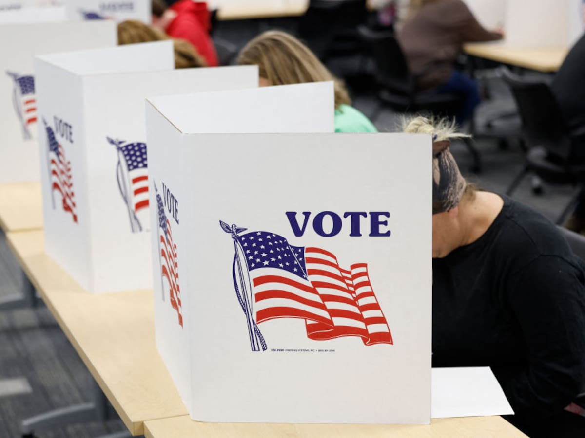Trump denuncia vulnerabilidades del sistema electoral de EE.UU. y acusa a China de robo de datos