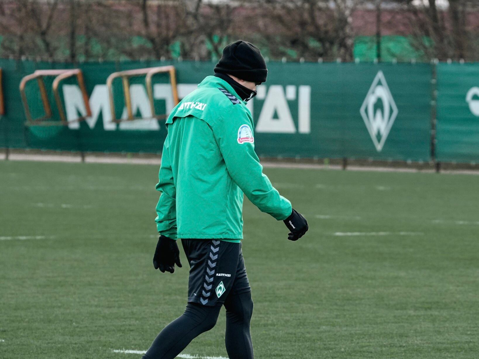 Rafael Santos Borré en su regreso a las prácticas del Werder Bremen / Twitter: @werderbremen.
