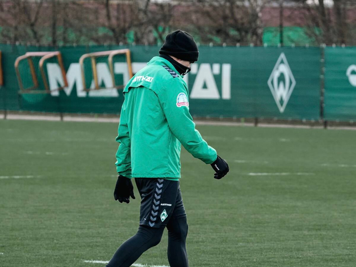 Santos Borré no pudo terminar práctica con el Werder Bremen: el club explicó las razones