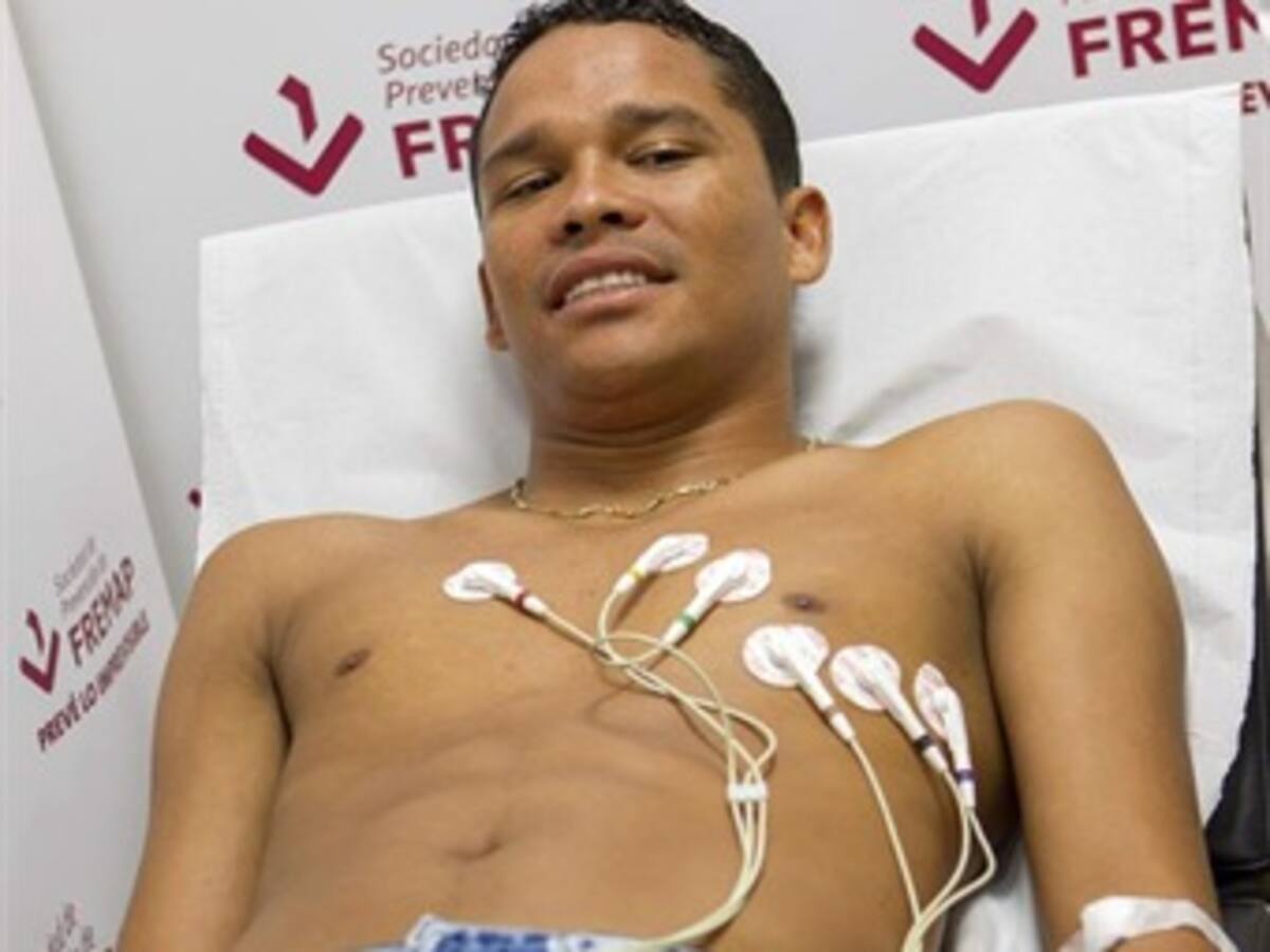 Carlos Bacca entrena por primera vez con el Sevilla