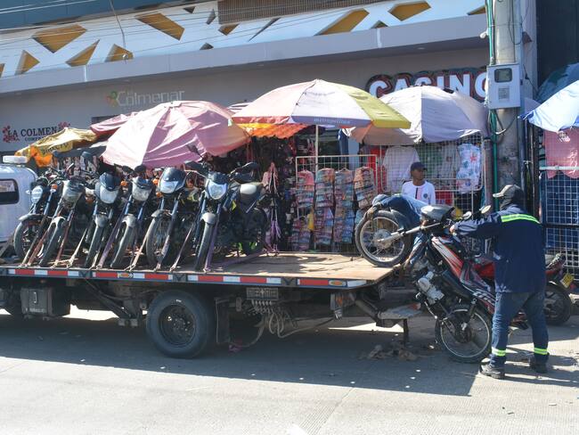 Operativo en carril de Transcaribe dejó 17 motos inmovilizadas y 25 comparendos