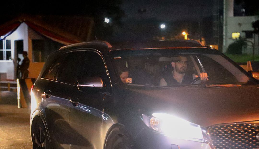 La esposa del fiscal Pecci, Claudia Aguilera, ya regresó a Asunción