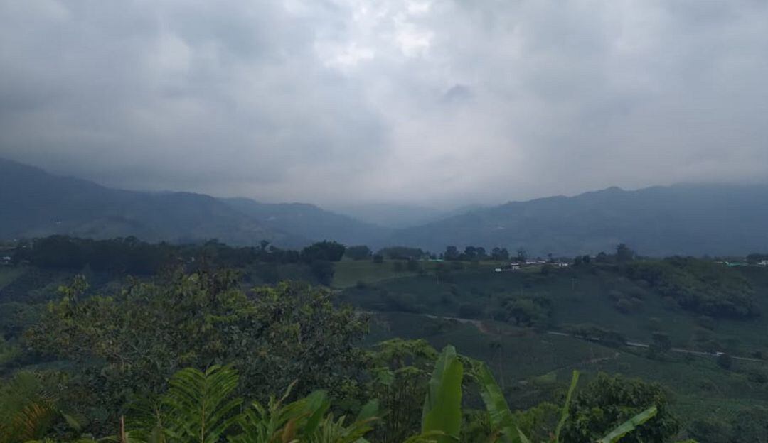 Paisaje del Quindío desde el restaurante Dar Papaya al norte de Armenia