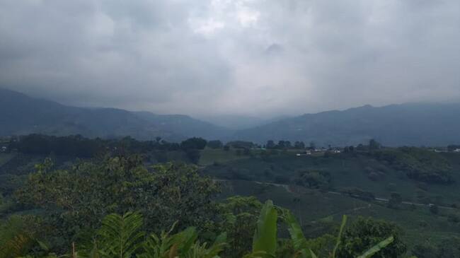 Paisaje del Quindío desde el restaurante Dar Papaya al norte de Armenia