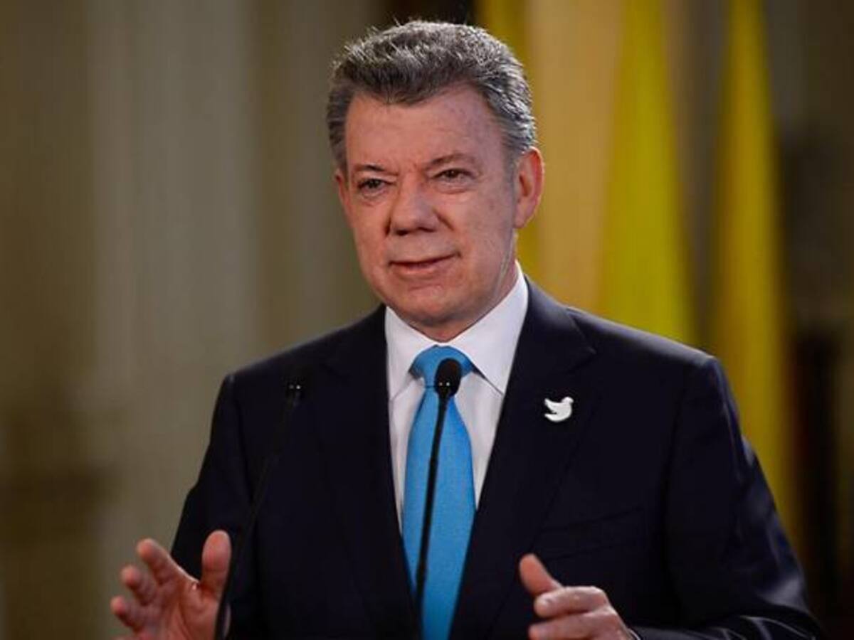 Hoy espero darle una noticia histórica y muy importante al país: Santos