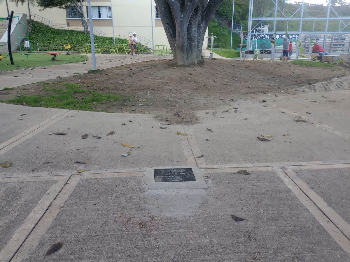 Alcalde de Manizales dice que las placas en las obras son un homenaje de los ciudadanos