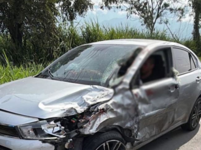 Dos muertos deja accidente entre moto y automóvil en la vía Palmira–Pradera