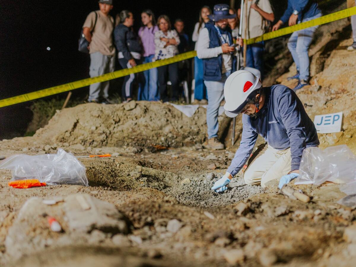 La JEP encontró dos cuerpos de víctimas de desaparición forzada en La Escombrera en Medellín
