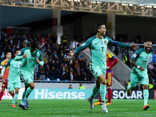 Ronaldo desenreda a Portugal ante Andorra