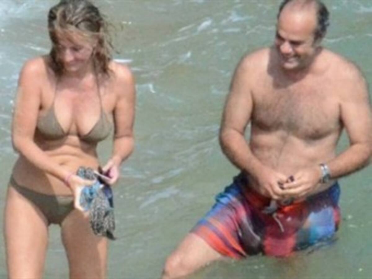 Obispo argentino dimite tras escándalo por fotos con una mujer