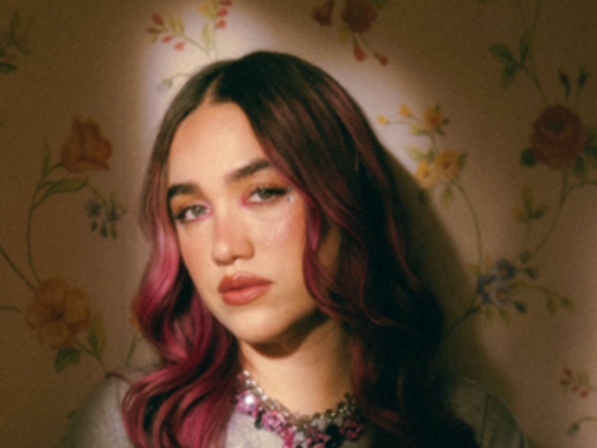 ELA TAUBERT, ganadora del Latin Grammy, lanza su muy anticipado álbum debut ‘PREGUNTAS A LAS 11:11’