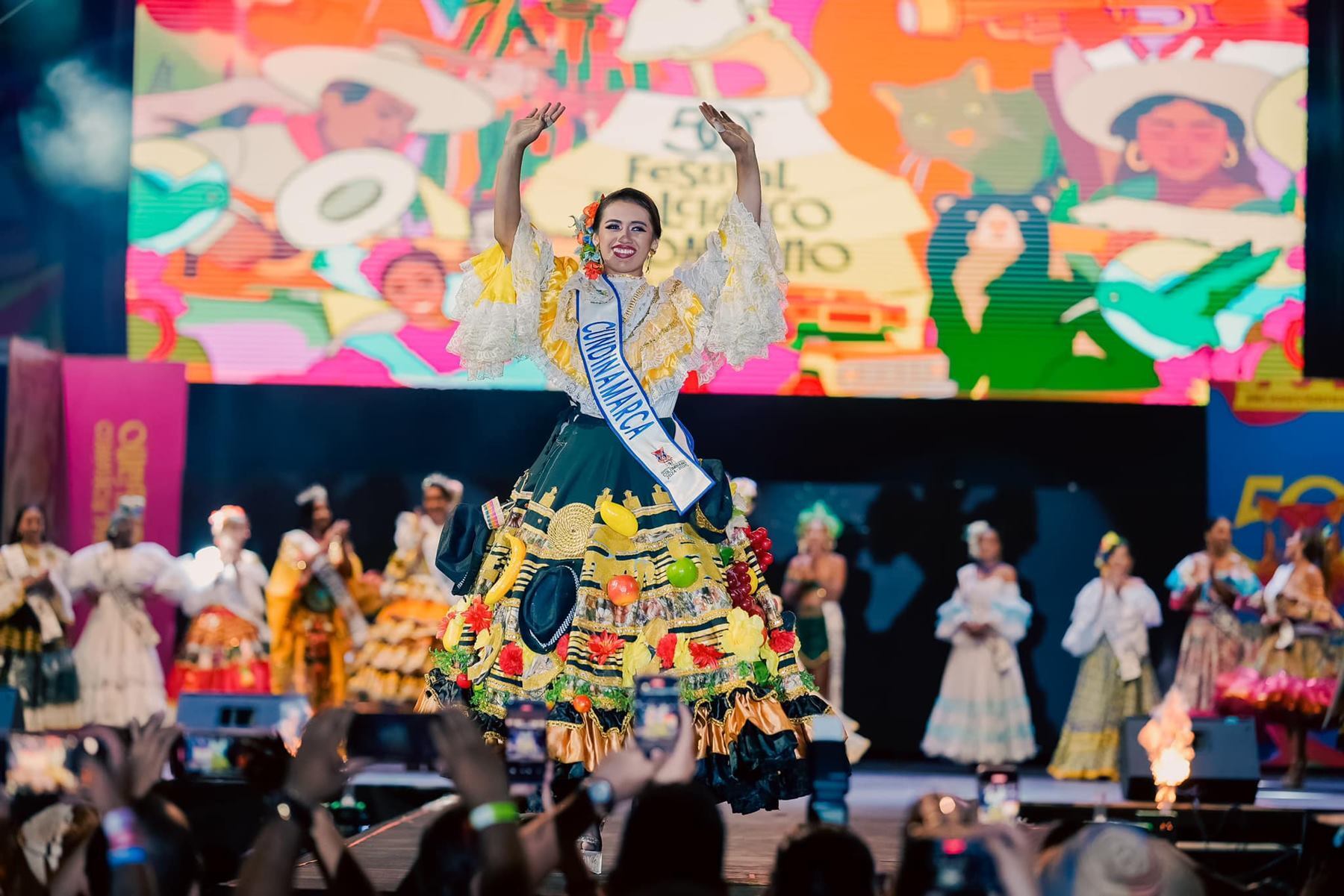 Nikol Dahyan Salazar, Reina Nacional del Folclor