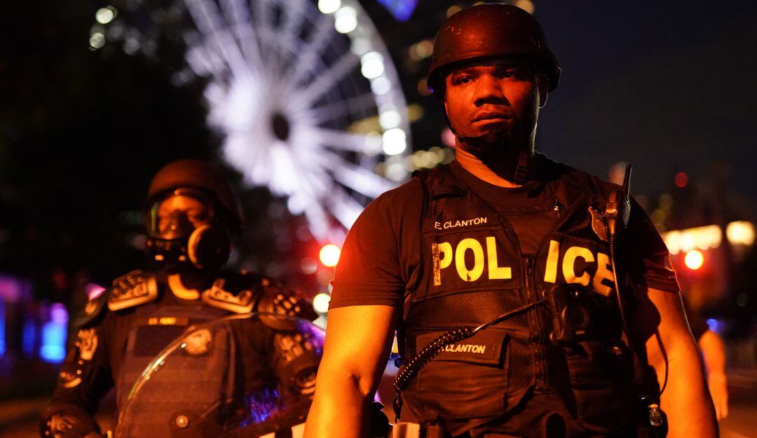 Las autoridades revelaron que los tiroteos ocurrieron en cercanías de centros de masajes. 