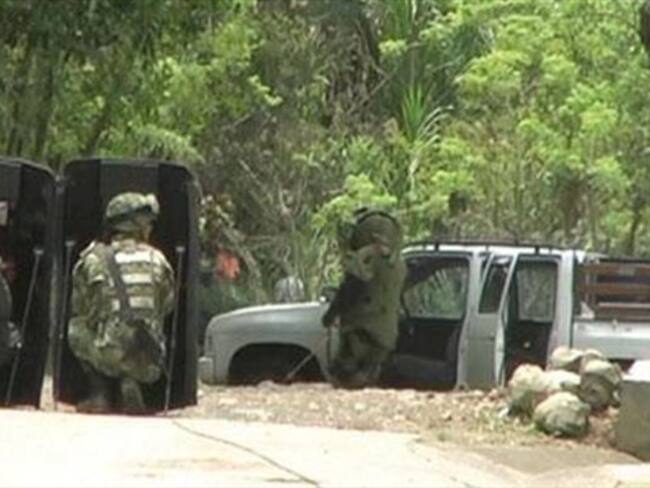 En Arauca hay carreteras cerradas por la instalación explosivos del ELN