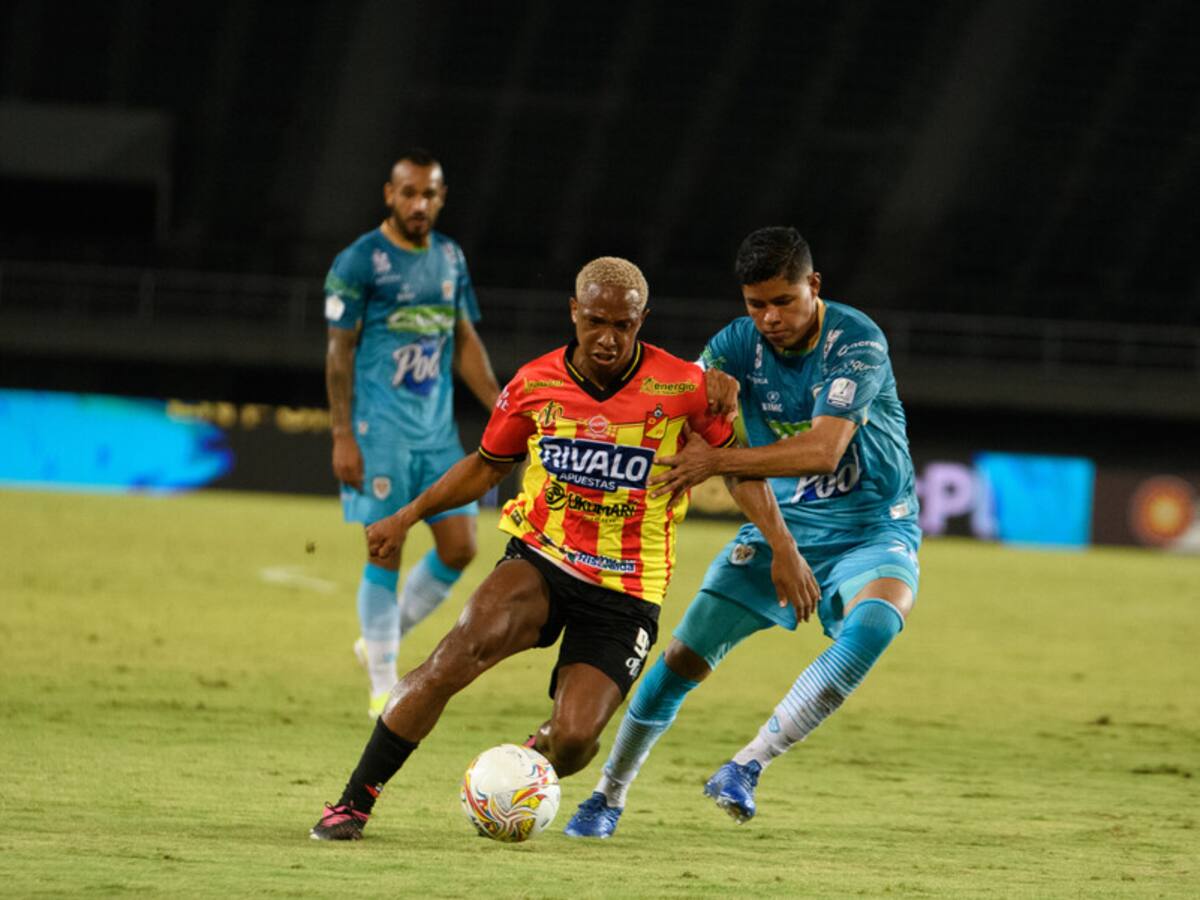 Deportivo Pereira, con un jugador menos, aplaza su clasificación al empatar con Jaguares
